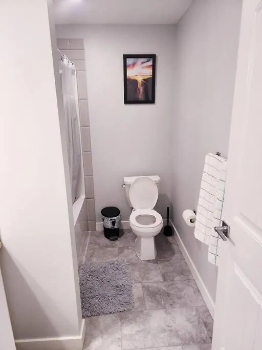 Deluxe 2 Bedroom Suite With*Netflix/Cable/Prime Edmonton 0*,